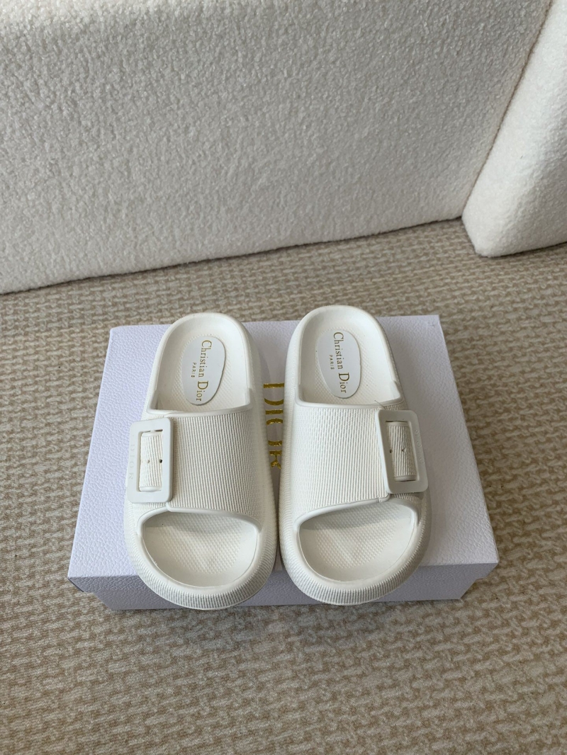 ch**an D*or slippers